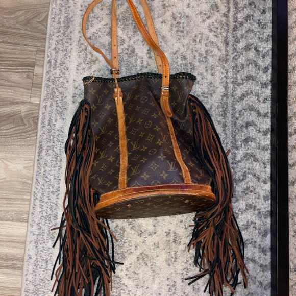 Vintage Louis Vuitton boho bucket bag! - Picture 1 of 7